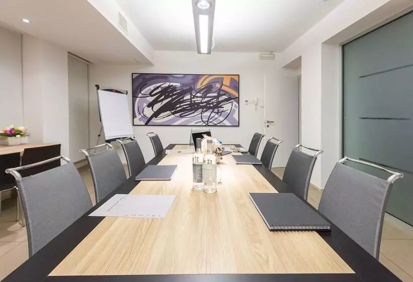 ホテル Dimorae Rooms And Suites Apartments