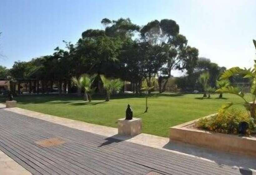 בית מלון כפרי Le Dune Resort