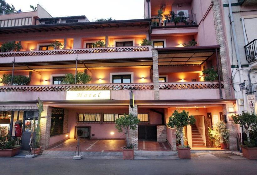 فندق Mendolia Beach