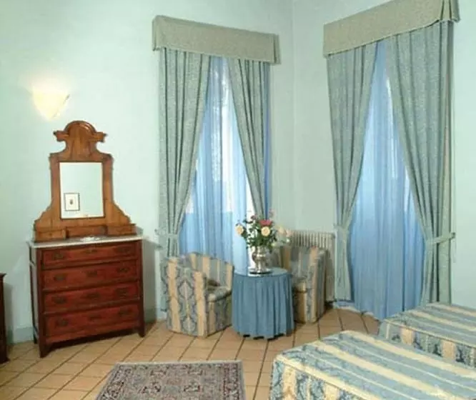 ホテル Palazzo Dragoni Residenza D Epoca