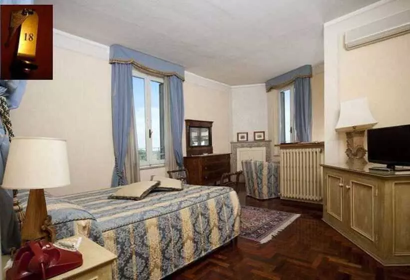 ホテル Palazzo Dragoni Residenza D Epoca