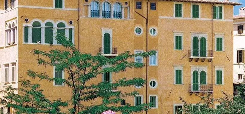 ホテル Palazzo Dragoni Residenza D Epoca