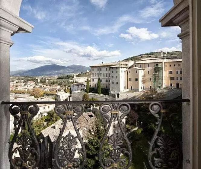 ホテル Palazzo Dragoni Residenza D Epoca