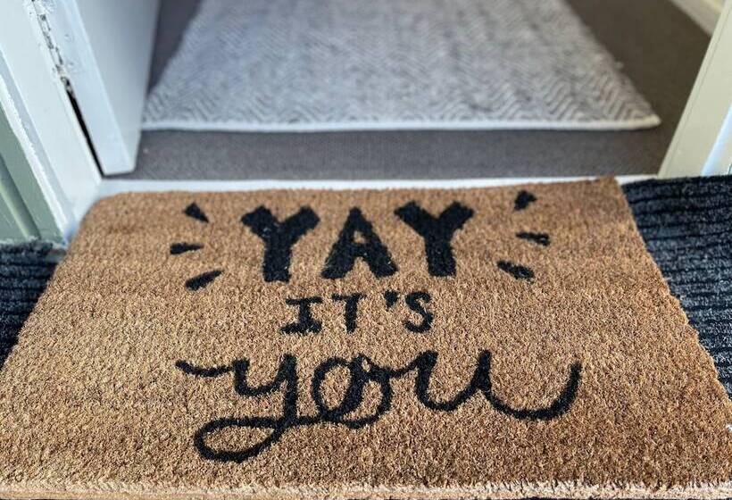 Hotel Te Anau Lakefront Backpackers