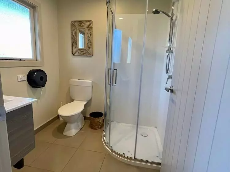 ホテル Te Anau Lakefront Backpackers