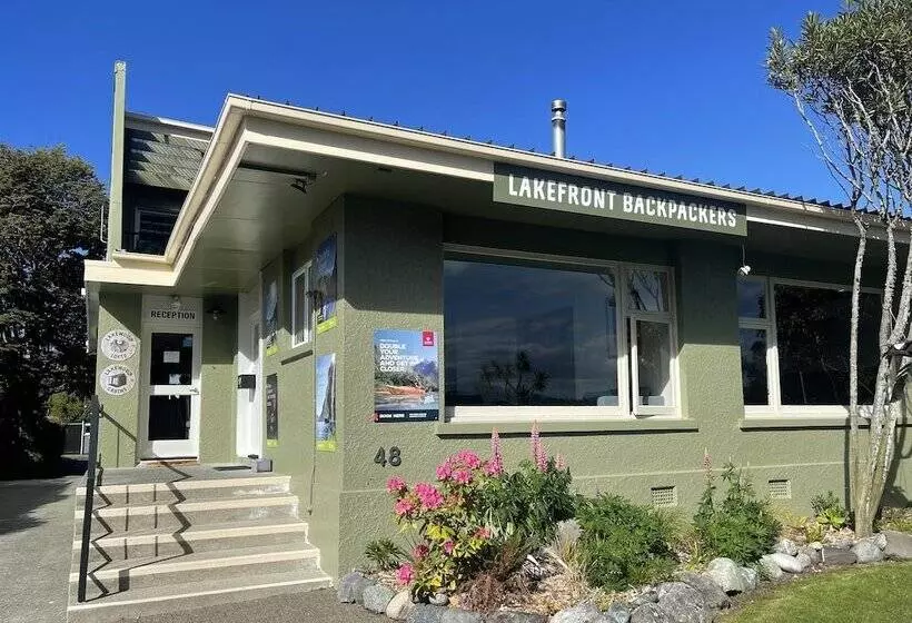 ホテル Te Anau Lakefront Backpackers