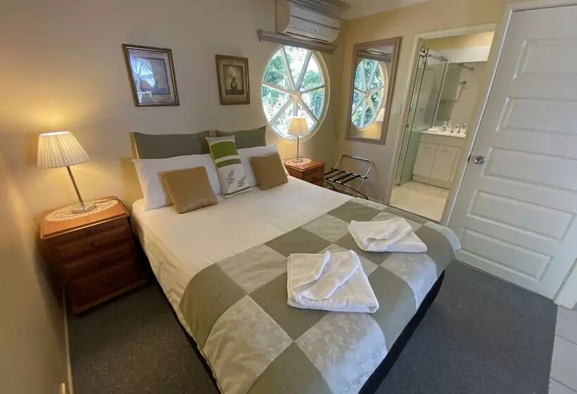 Curtis Cottage