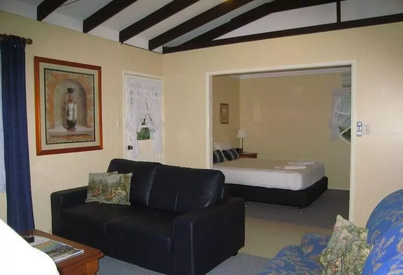 Curtis Cottage