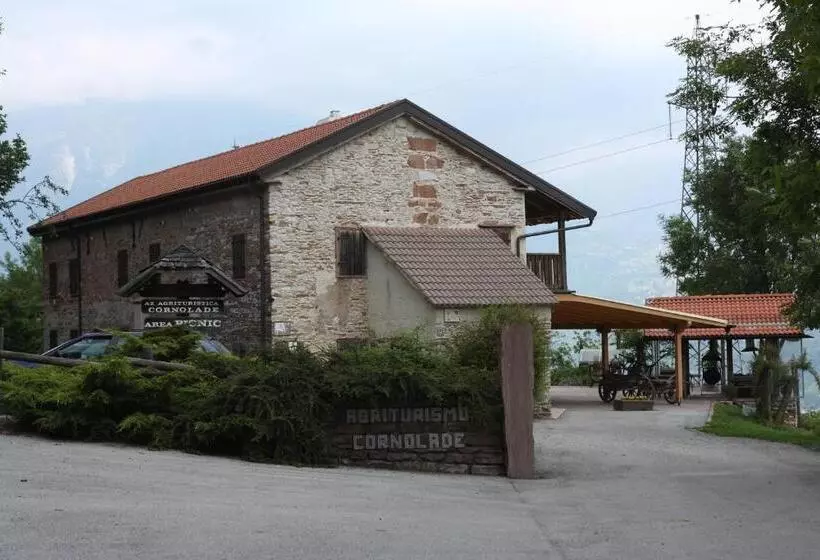 Hotelli Agriturismo Cornolade