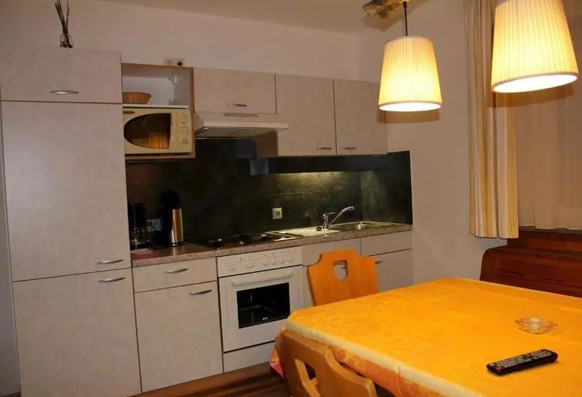 Hotelli Haus Kinspergher