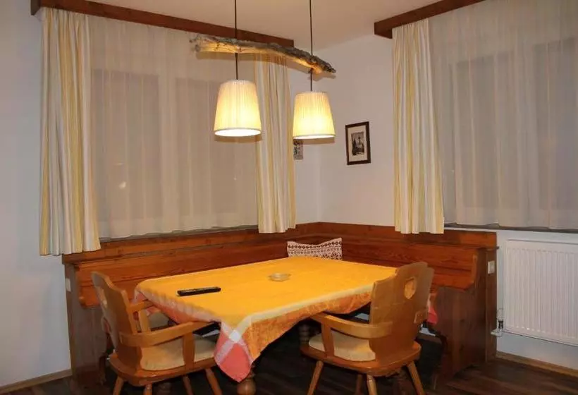 Hotelli Haus Kinspergher