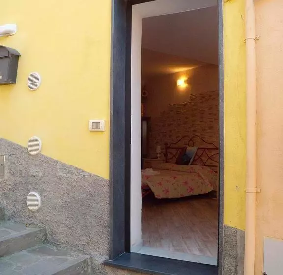 هتل Michela Rooms
