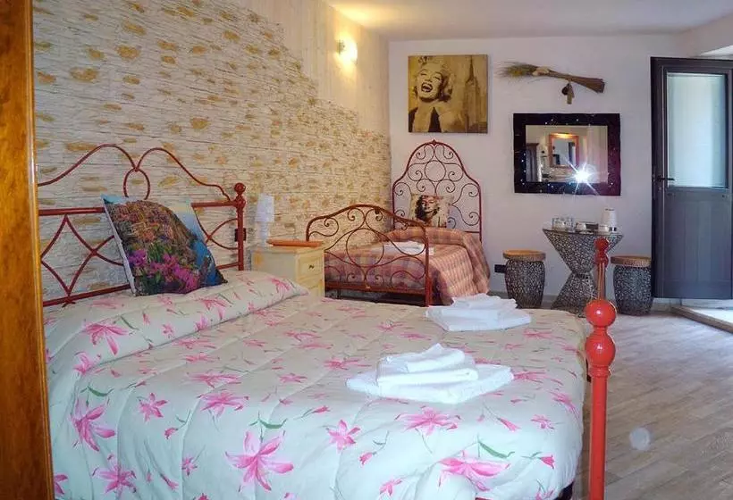 هتل Michela Rooms