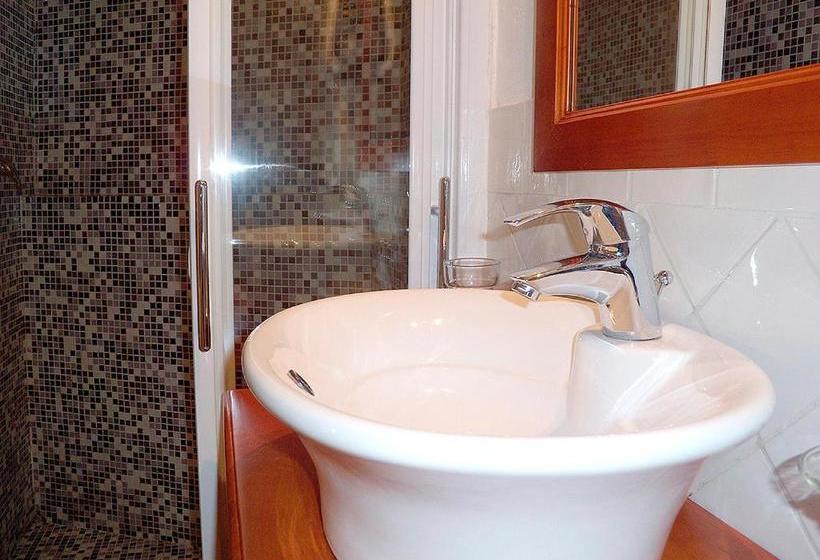 هتل Michela Rooms