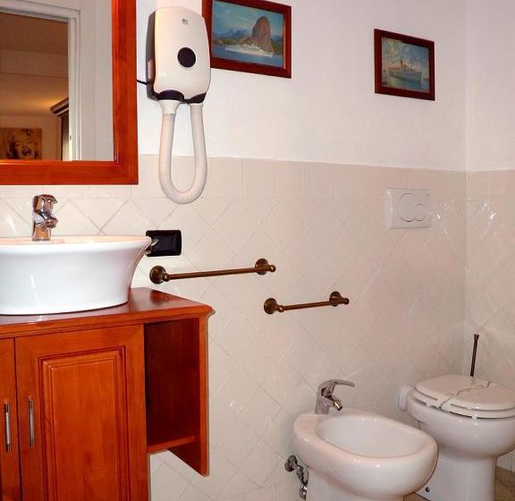 هتل Michela Rooms