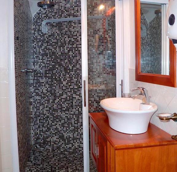 هتل Michela Rooms