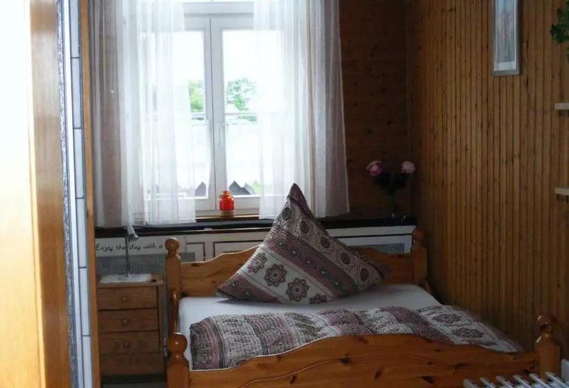 Hotelli Berggarten Garni