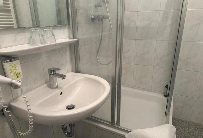 فندق Schuetzenhaus Vorsfelde