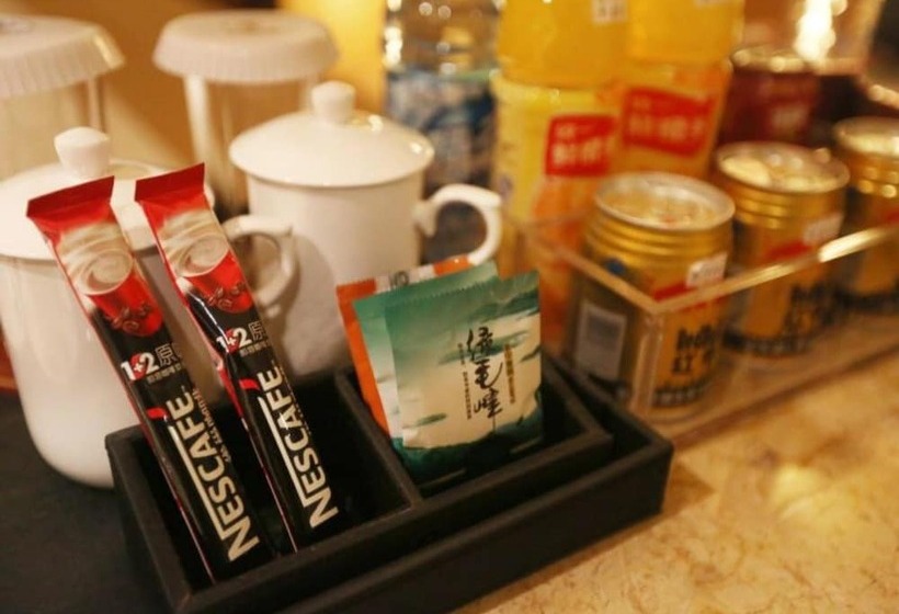 Отель Yinsheng International