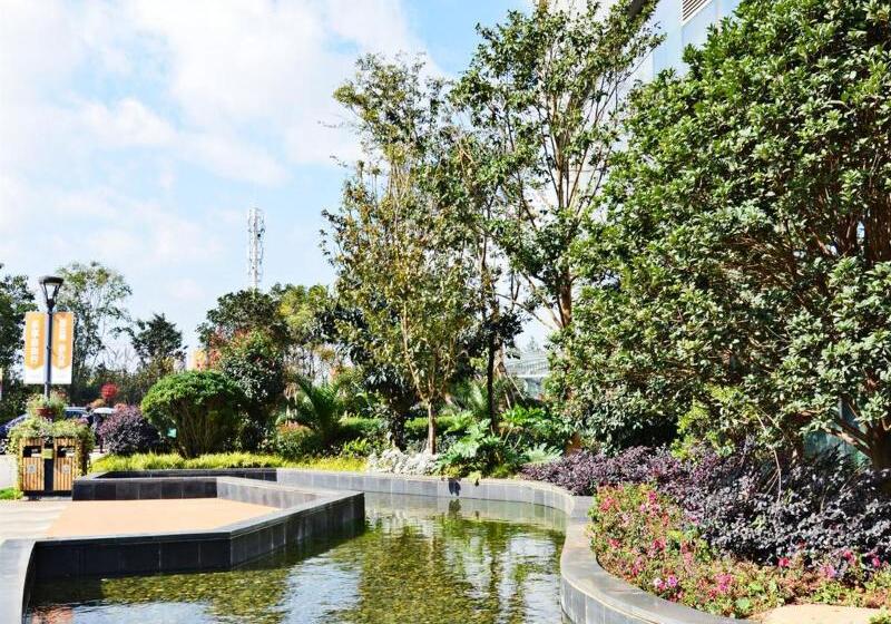 호텔 Howard Johnson Flower City  Kunming