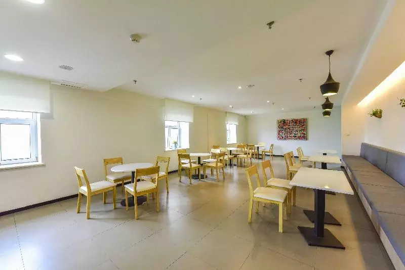 Hanting Hotel Xining Fengqing Road Convention And Exhibition Center