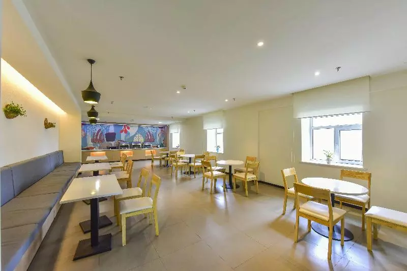 Hanting Hotel Xining Fengqing Road Convention And Exhibition Center