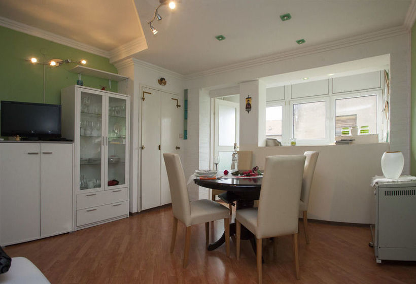 Cro Jet Set Apartments