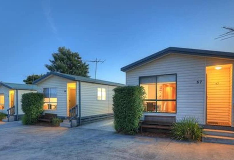 Отель Airport Tourist Village Melbourne