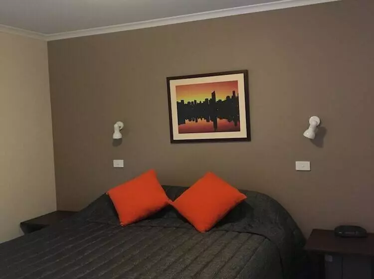 ホテル Airport Tourist Village Melbourne