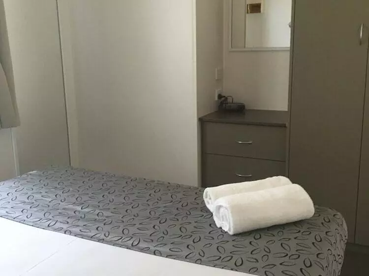 ホテル Airport Tourist Village Melbourne