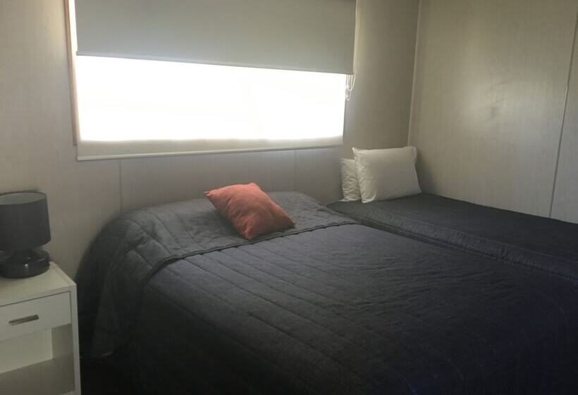 Отель Airport Tourist Village Melbourne