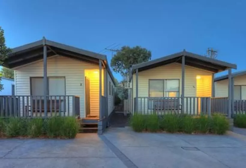 ホテル Airport Tourist Village Melbourne