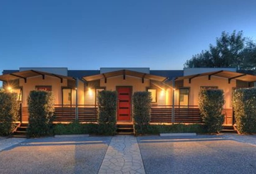 Отель Airport Tourist Village Melbourne