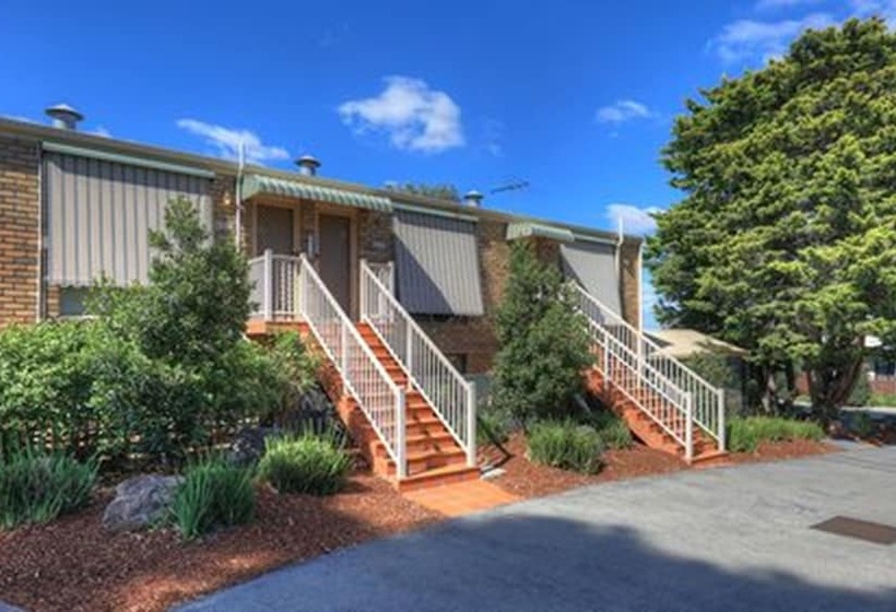 Отель Airport Tourist Village Melbourne