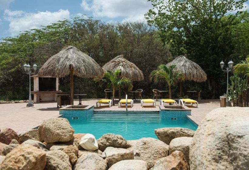 هتل Camacuri Residence