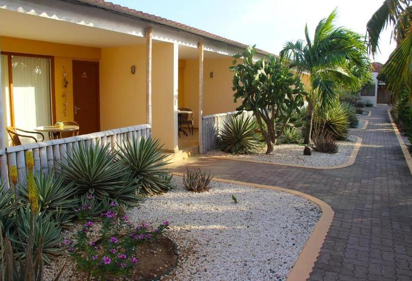 هتل Camacuri Residence