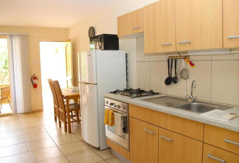 هتل Camacuri Residence