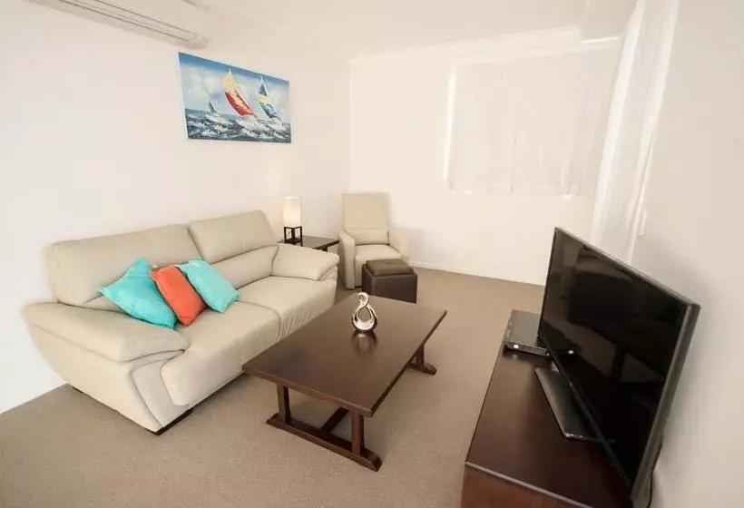 هتل Curtis Central Apartments Official