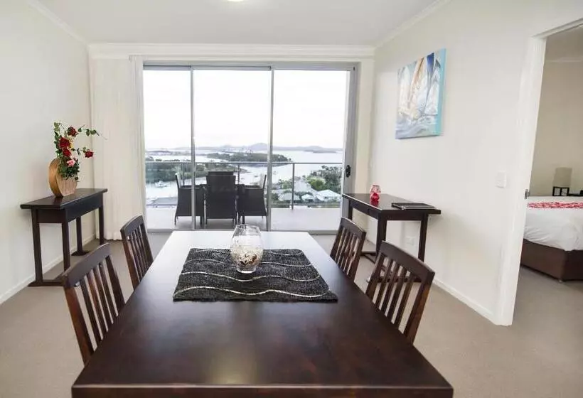 هتل Curtis Central Apartments Official