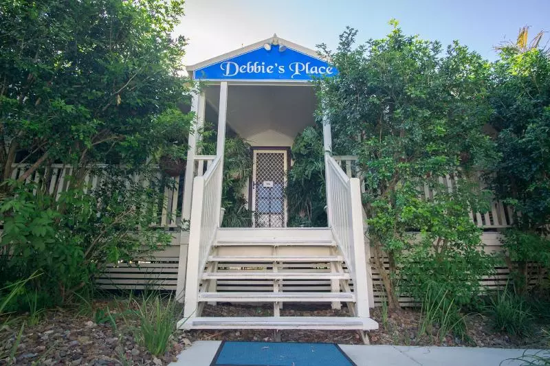 ホテル Debbie S Place