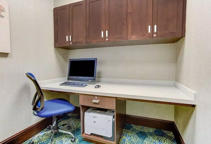 ホテル Hampton Inn & Suites Manchester