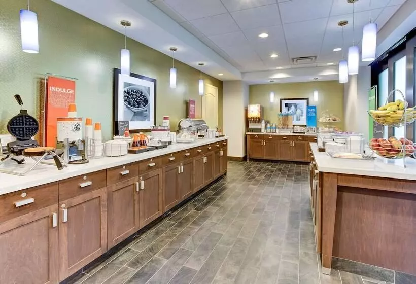 ホテル Hampton Inn & Suites Manchester