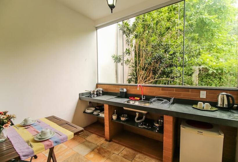 ホテル Pousada Arvoredo