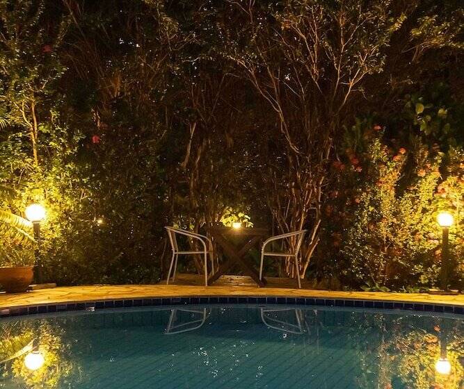 ホテル Pousada Arvoredo