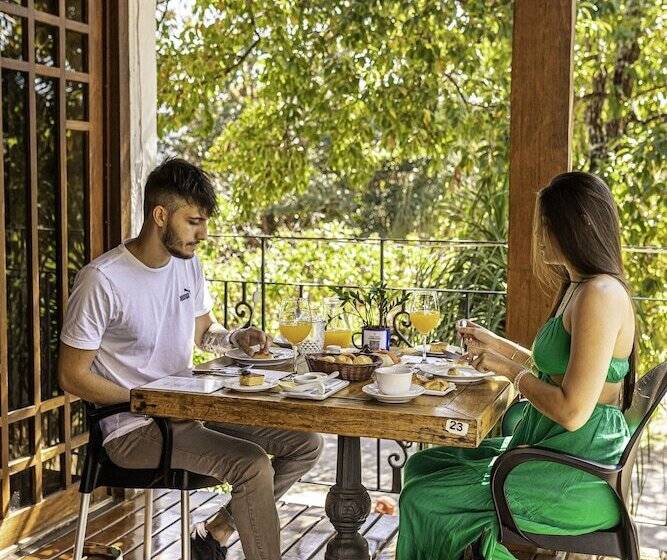 ホテル Pousada Arvoredo