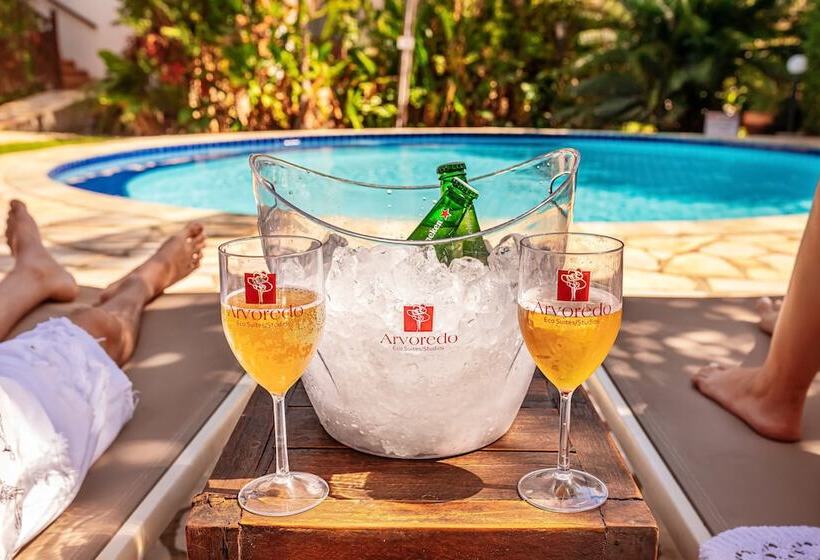 ホテル Pousada Arvoredo