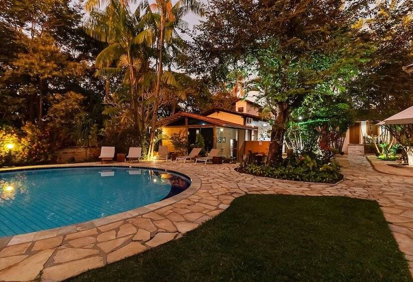 ホテル Pousada Arvoredo