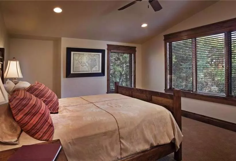 ホテル Sun Ridge Lodge