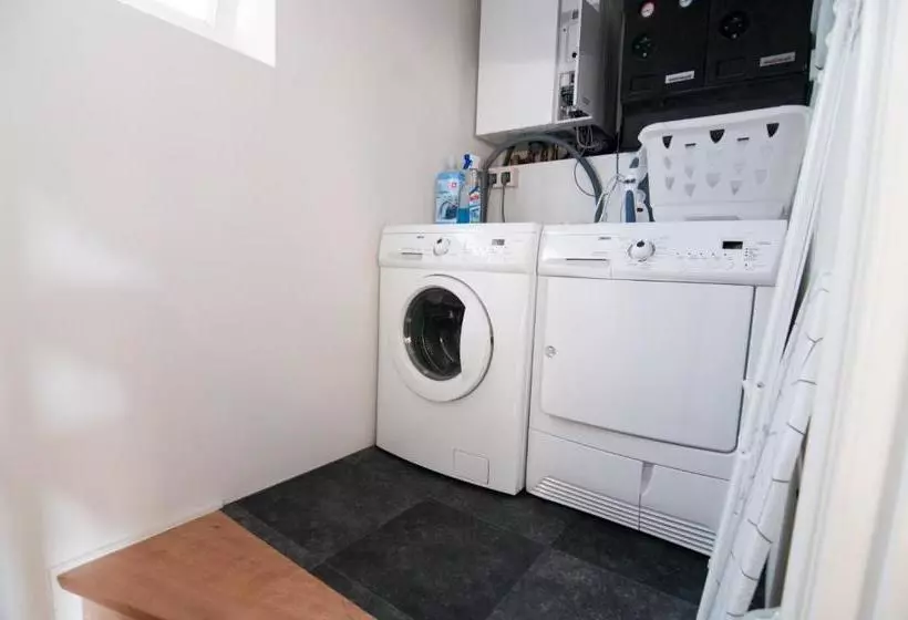 ホテル Your House Apartments