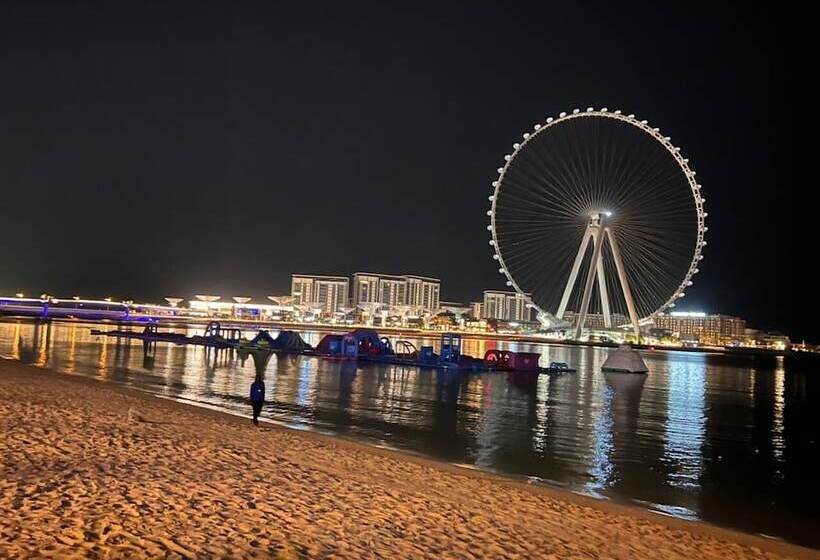 Route 66 Beach Hostel